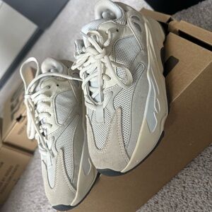 Yeezy Boost 700 “Analog” .